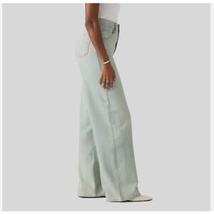 Levi's Women's Cinch Baggy Jeans 31x31 High Rise NWT On Blast Light Wash